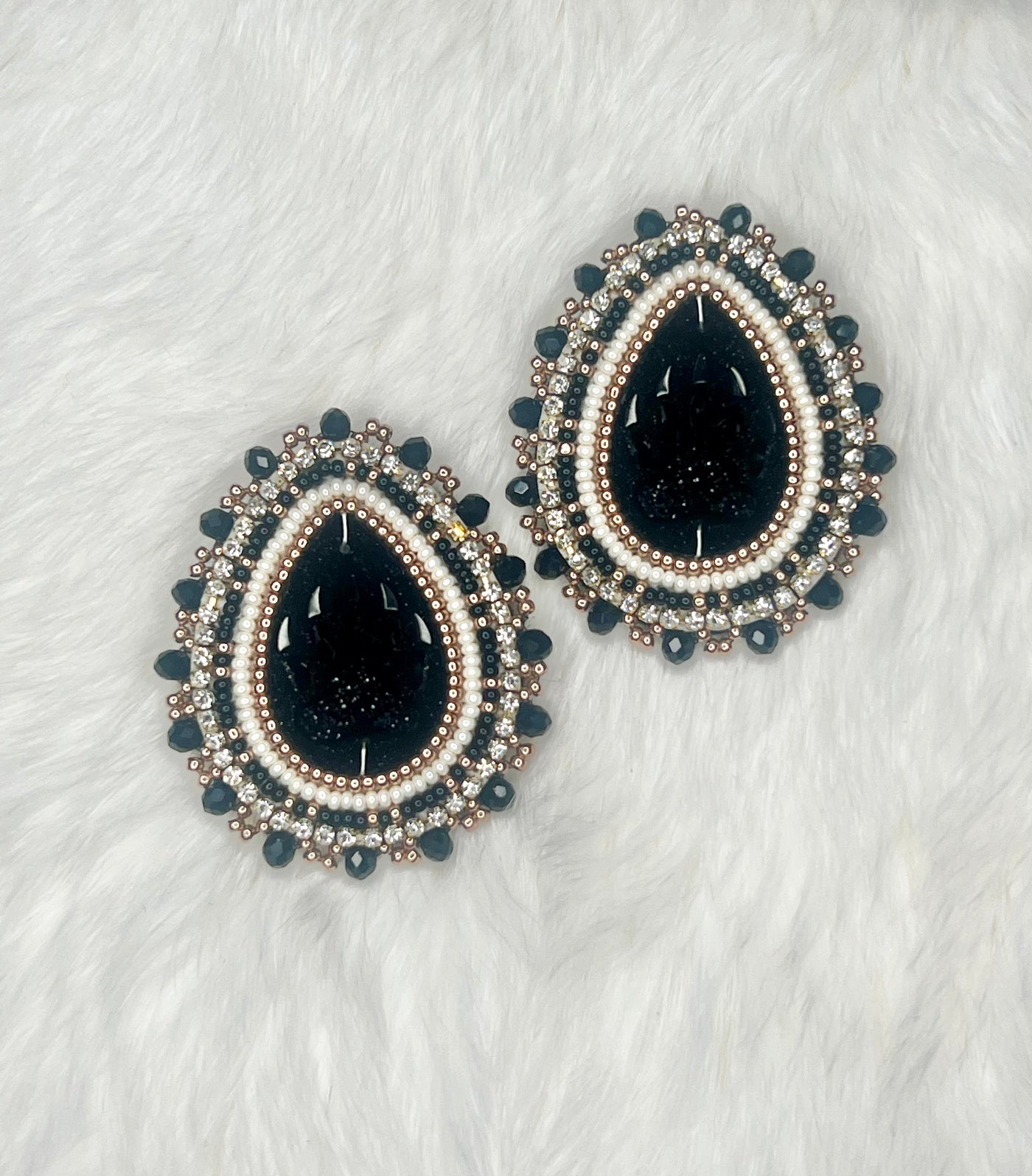 Black Teardrop Bear Paws